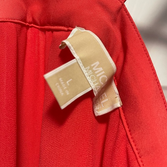 Gorgeous flowy tank top - Picture 3 of 3